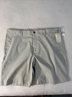 Tommy Bahama Men's Casual Chino Shorts in Light Gray